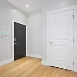 Lofts At Walnut: 1Br Fast Wi-Fi