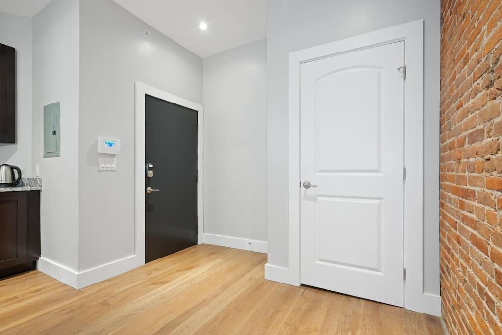 Lofts At Walnut: 1br Fast Wi-fi