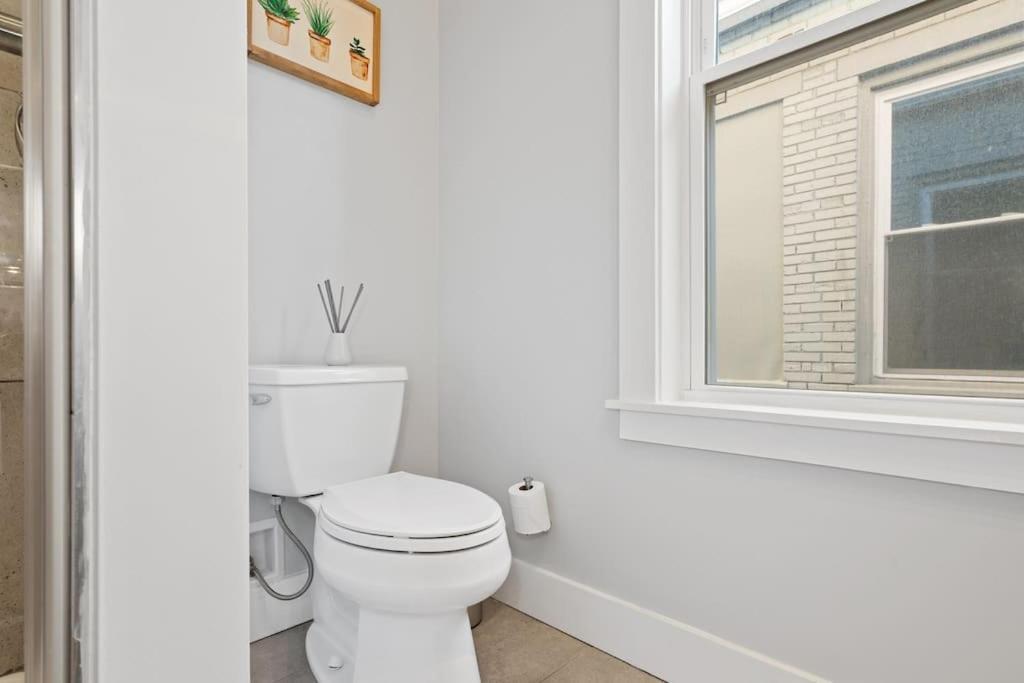Lofts At Walnut: 1br Fast Wi-fi Apartment Harrisburg