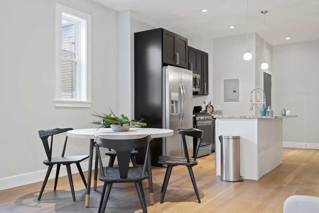 Lofts At Walnut: 1br Fast Wi-fi Apartment *