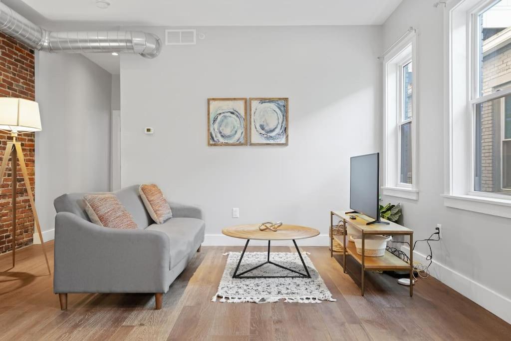 Lofts At Walnut: 1br Fast Wi-fi * Harrisburg
